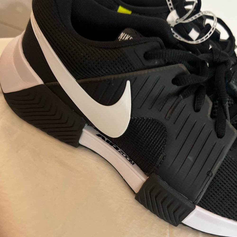 Women’s Nike GP Challenge Air Zoom (NWOT) - Picture 2 of 5